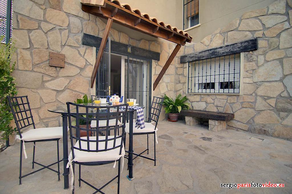 El Jardincillo Guest House Robledo de Chavela Luaran gambar